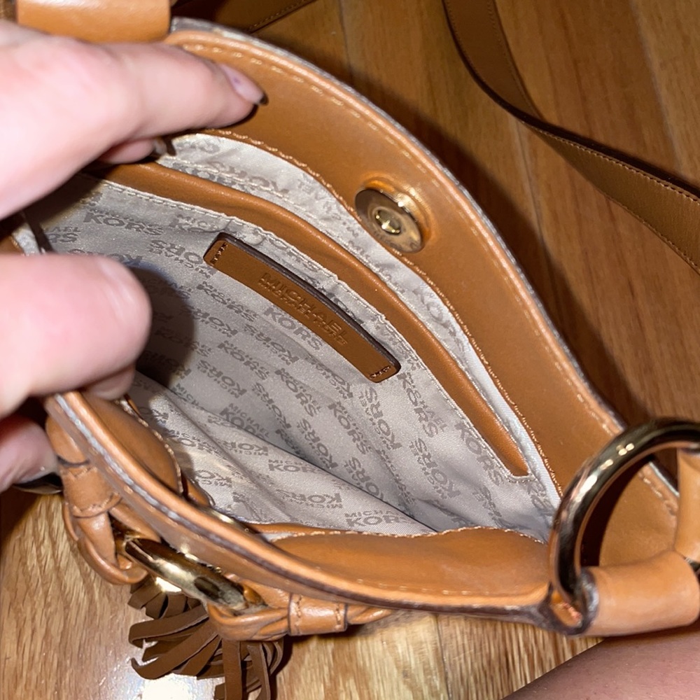 Michael Kors tan crossover bag with adjustable straps - Picture 9 of 12